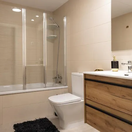 Sunrise Tower - Great Location - 5 Minutes Walk To The Sea *