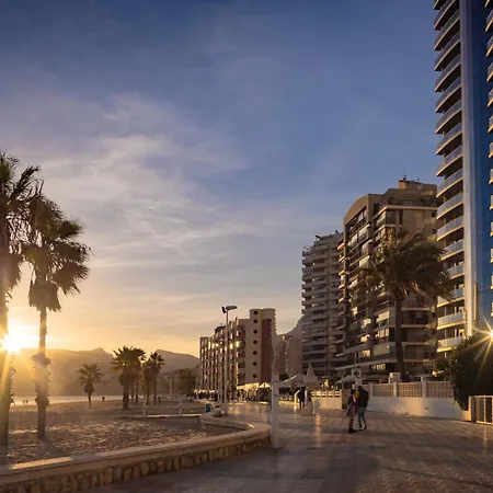 Sunrise Tower - Great Location - 5 Minutes Walk To The Sea *