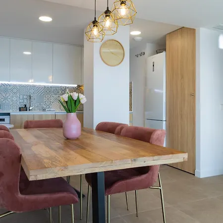 Sunrise Tower - Great Location - 5 Minutes Walk To The Sea Lejlighed