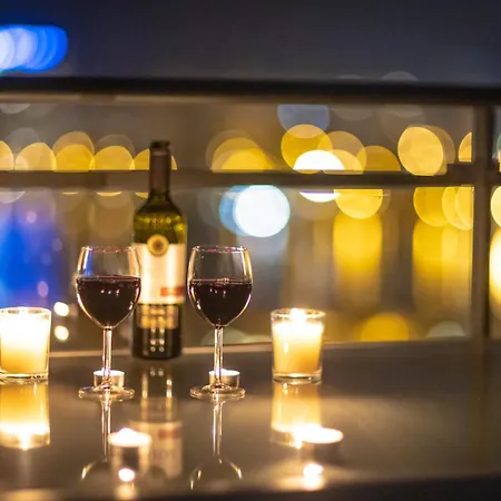 Апартаменты Sunrise Tower - Great Location - 5 Minutes Walk To The Sea *