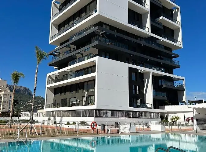 Apartment Sunrise Tower - Great Location - 5 Minutes Walk To The Sea