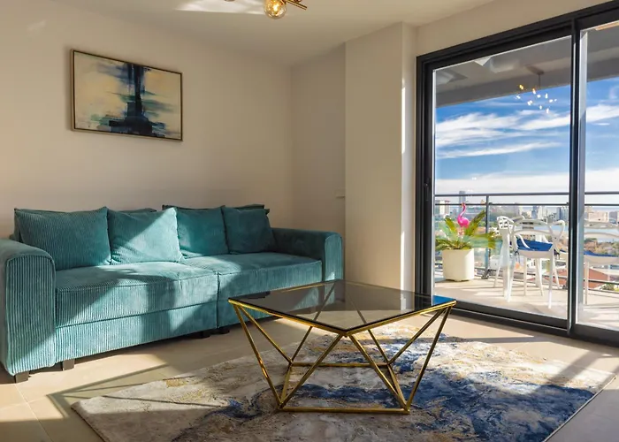 Sunrise Tower - Great Location - 5 Minutes Walk To The Sea