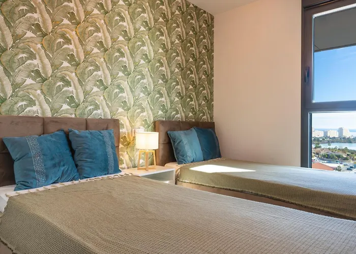 Apartment Sunrise Tower - Great Location - 5 Minutes Walk To The Sea