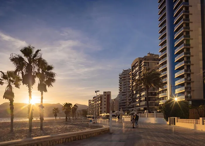 Sunrise Tower - Great Location - 5 Minutes Walk To The Sea *