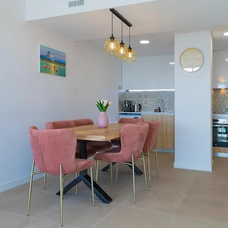 Sunrise Tower - Great Location - 5 Minutes Walk To The Sea 公寓 卡尔佩