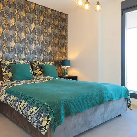 公寓 Sunrise Tower - Great Location - 5 Minutes Walk To The Sea